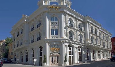 Albatros Premier Hotel