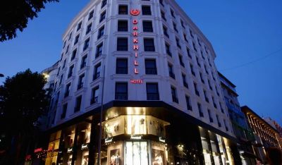 Dark Hill Hotel