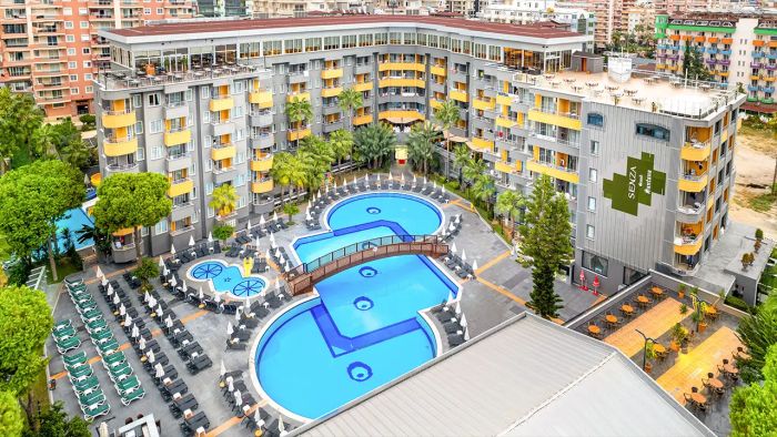 Senza Grand Santana Hotel
