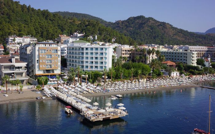 Cettia Beach Resort Hotel