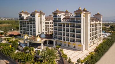 Lake River Side Hotel