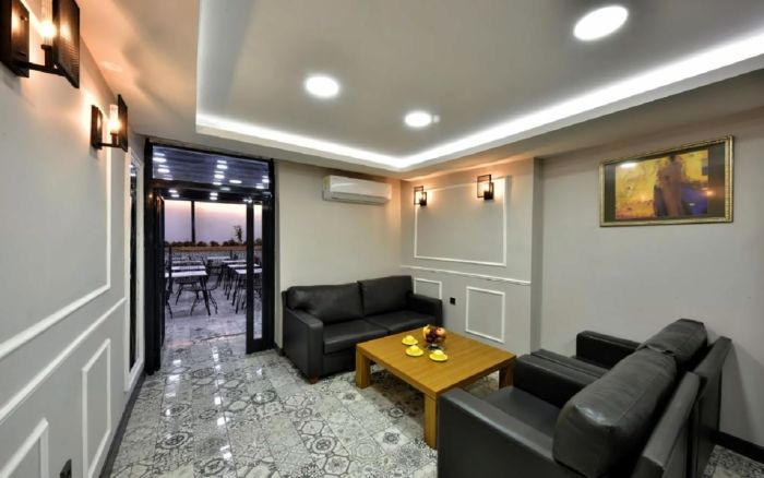 Almina Inn