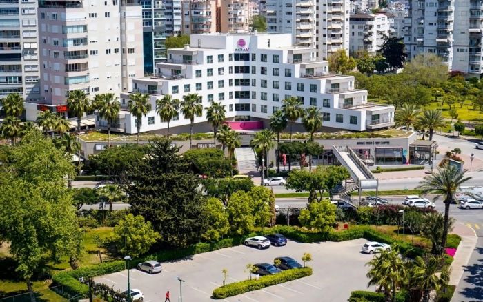 Akra V Hotel