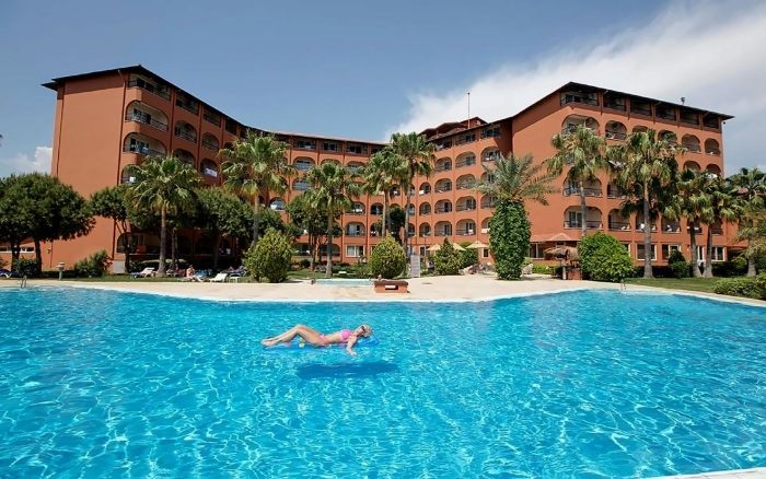Club Turtas Beach Hotel