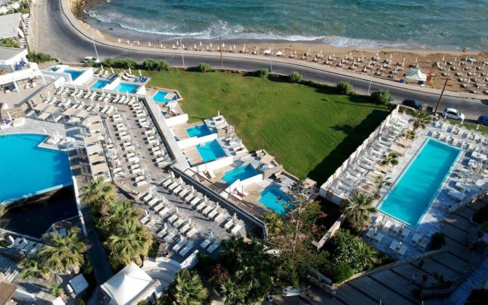 The Island Hotel (Adults Only 16+)